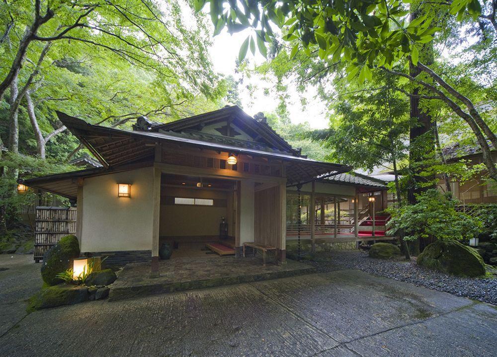 Hotel Tsukihitei à Nara Extérieur photo