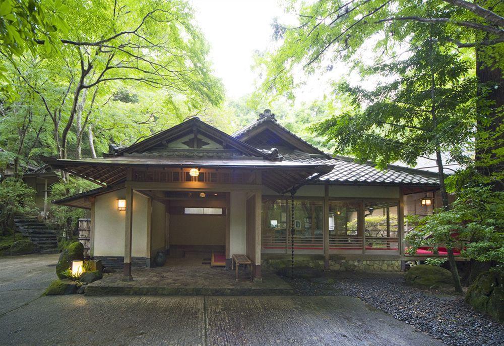 Hotel Tsukihitei à Nara Extérieur photo