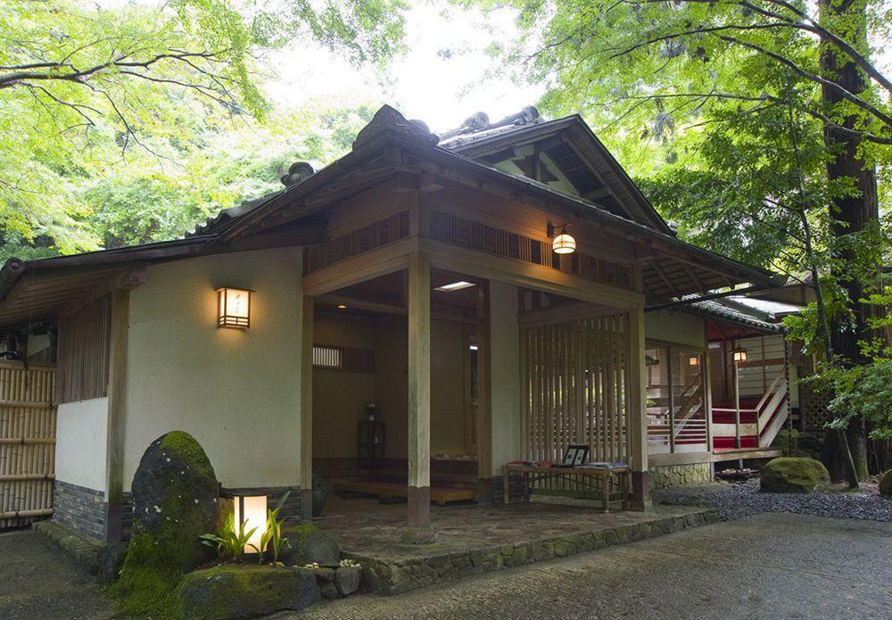 Hotel Tsukihitei à Nara Extérieur photo