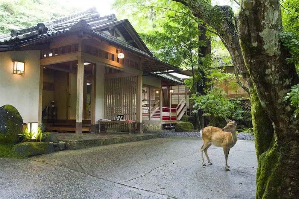 Hotel Tsukihitei à Nara Extérieur photo
